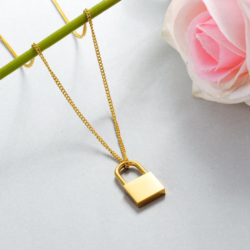 SECRET LOVE